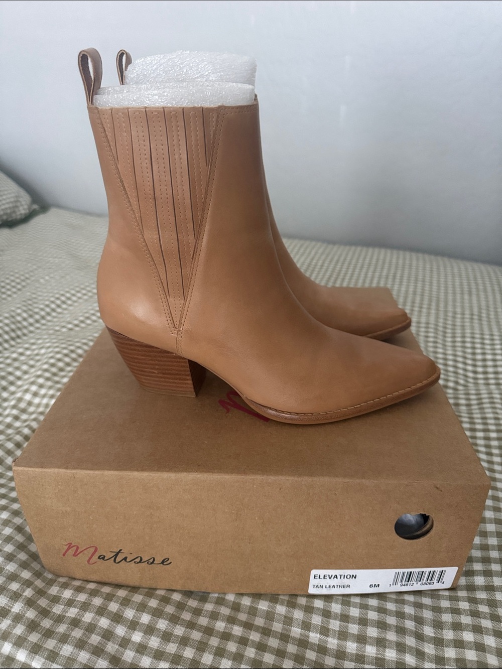 Matisse Tan Leather Pointed Toe Ankle Booties